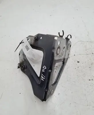 Audi A6 S6 C6 4F Fender mounting bracket 4F0821136A