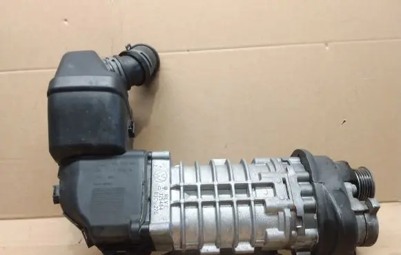 Volkswagen Golf V Supercharger 03C145851L