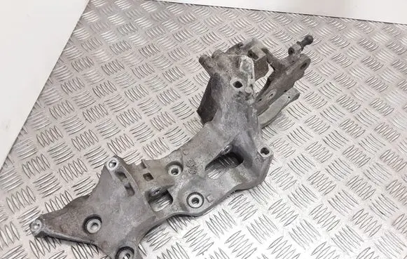 Skoda Octavia Mk3 (5E) Generator/alternator bracket 35251