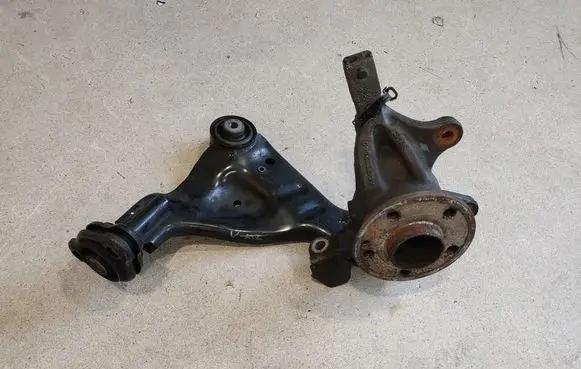 Mercedes-Benz Vito Viano W447 Front wheel hub A4473320401