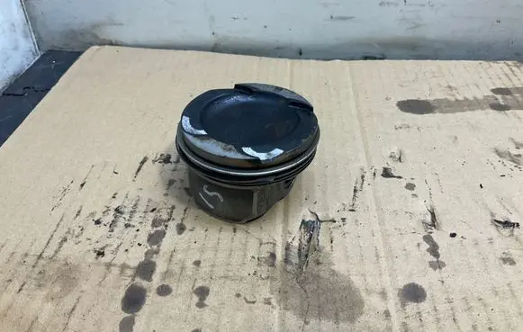 BMW 3 E92 E93 Piston 7577581