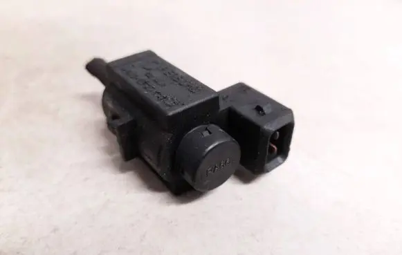 BMW 5 GT F07 Turbo solenoid valve 70231800 7810831