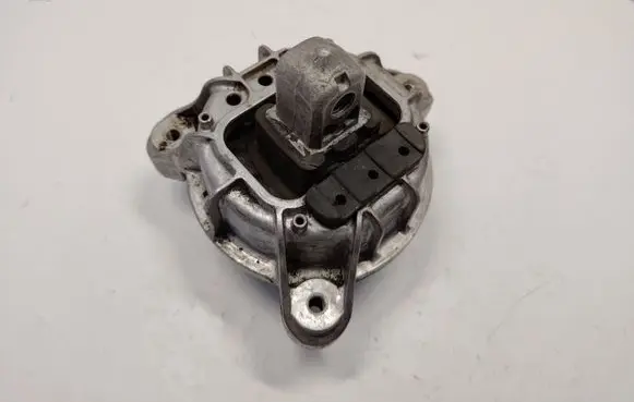 BMW 5 F10 F11 Engine mount bracket 6781562 22116781562 22116859846