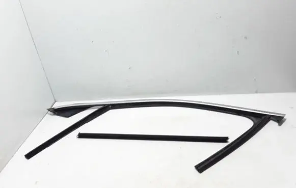 Mercedes-Benz GLC C253 Rubber seal front door (on door) A2537257300