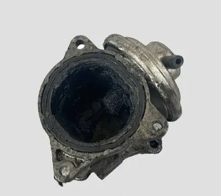 Volkswagen Golf V EGR valve 038129637D