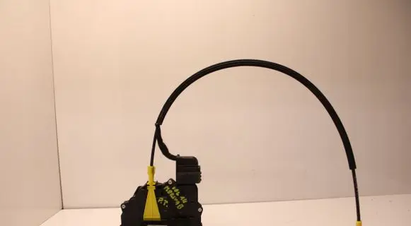 Opel Meriva B Rear door lock 