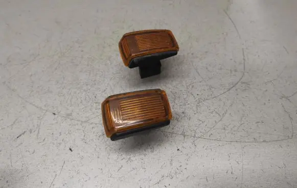 Volvo 850 Front fender indicator light 6R0142631