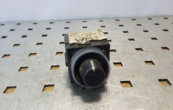 Subaru Legacy Wing mirror switch