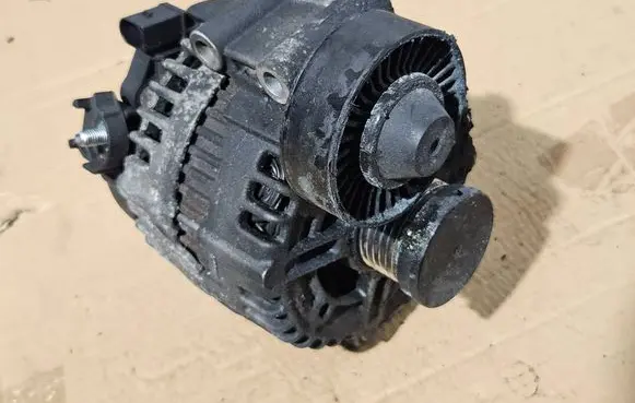 BMW X3 E83 Generator/alternator 7550968