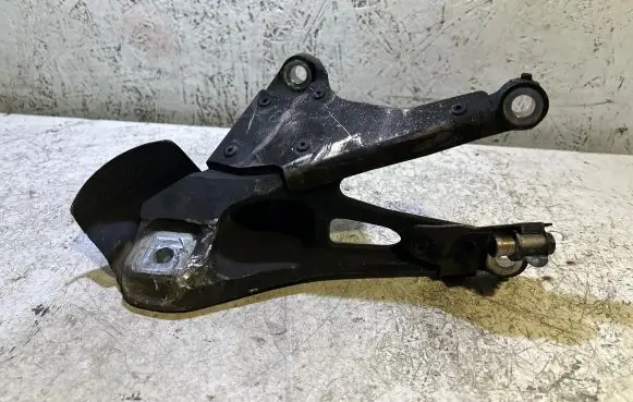 BMW M4 F82 F83 Engine mounting bracket 2284204 42100