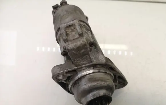 Volkswagen PASSAT B6 Starter motor 02Z911023H