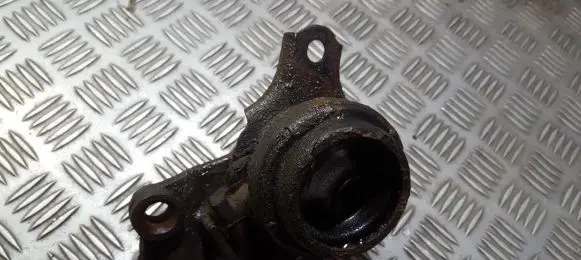 Honda Stream Engine mount bracket