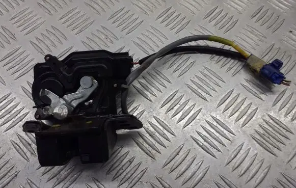 Toyota Avensis T250 Tailgate exterior lock 