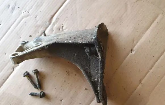Volkswagen Golf II Engine mounting bracket 357199354F SYNCRO