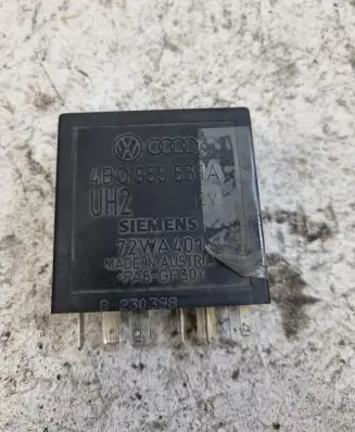 Volkswagen PASSAT B5 Window control relay 4B0955531A