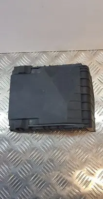 Volkswagen Caddy Fuse box cover 017180061 014189871C 1K0937132F