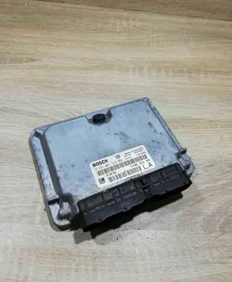 Opel Vectra B Engine control unit/module ECU 0281001633 90508986