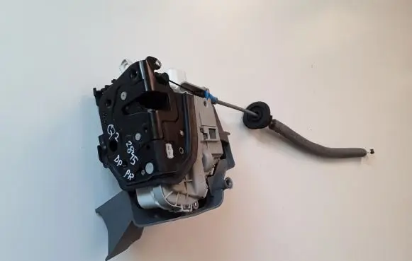 Audi Q2 - Front door lock 8X2837016B