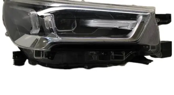 Toyota Hilux VIII Headlight/headlamp 81110YP4