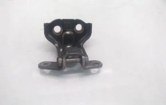 KIA Sorento Rear door upper hinge