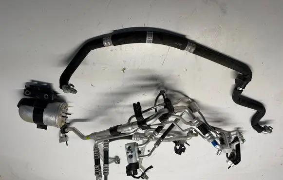 Hyundai Kona I Air conditioning (A/C) pipe/hose 