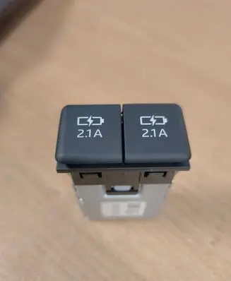 Toyota RAV 4 (XA50) USB socket connector 8553215010
