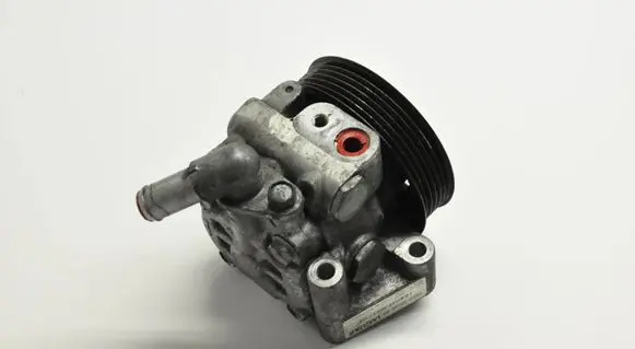 Jaguar XJ X350 Power steering pump 6R833A696BD