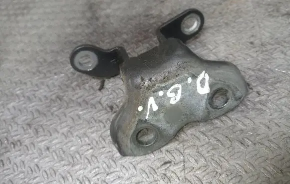 Toyota Avensis T250 Rear door upper hinge