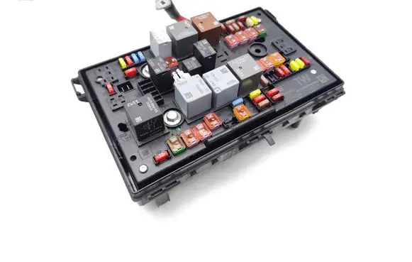 Opel Astra J Fuse module 13368639 1110126AA