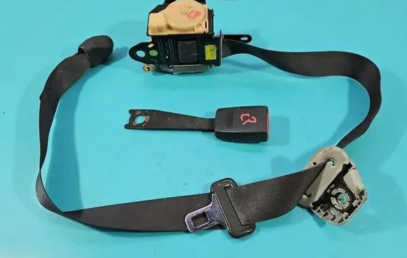 Toyota Corolla E120 E130 Front seatbelt IMPRK1588086