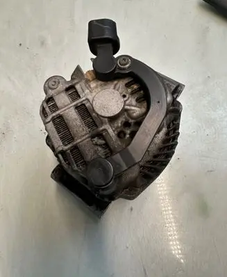 Citroen Berlingo Generator/alternator V757692180