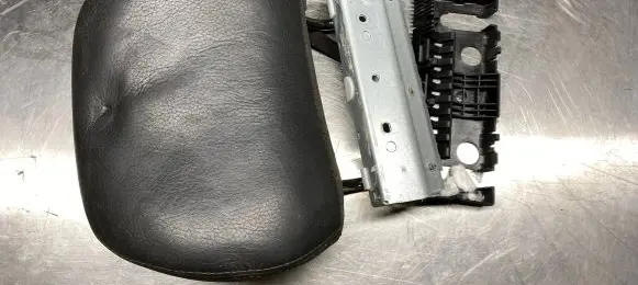 Volvo V70 Rear seat headrest 