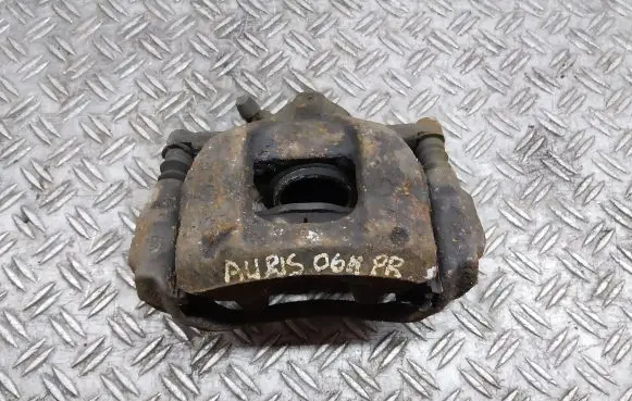 Toyota Auris 150 Front brake caliper