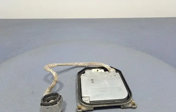 Toyota Avensis Verso Voltage converter/converter module 8596724010