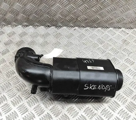 BMW 2 F44 Intake resonator 8675263