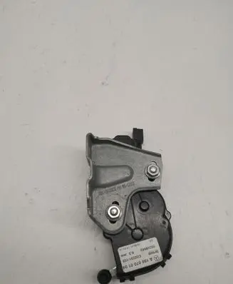 Mercedes-Benz GL X166 Rear door window regulator motor A1666700104