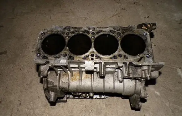 Alfa Romeo Stelvio Engine block 55284529