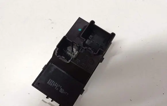 Opel Insignia A Electric window control switch 22915102 321999 509732HTT