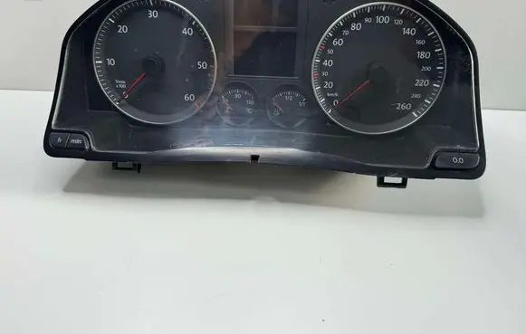 Speedometer (instrument cluster)