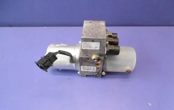 Volkswagen Eos Convertible roof hydraulic pump 1Q0871789C