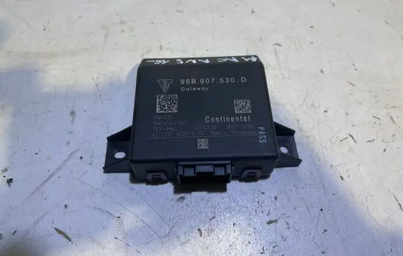 Porsche Macan (95B) Gateway control module 95B907530D