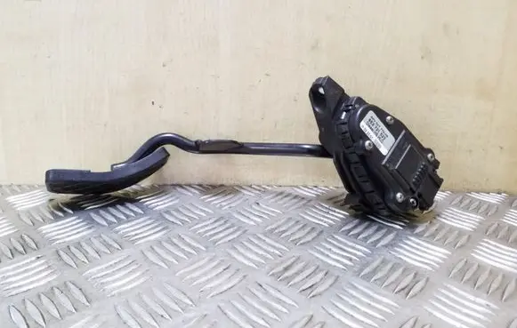 Audi A4 S4 B6 8E 8H Accelerator throttle pedal 8E2721523