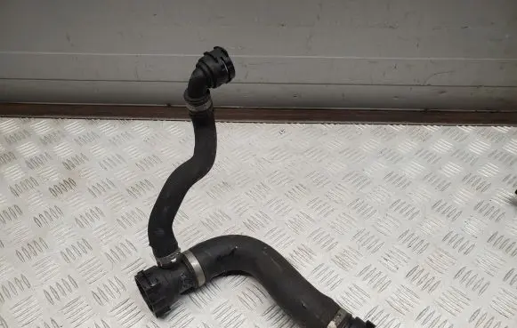 BMW X5 F15 Engine coolant pipe/hose 7586774