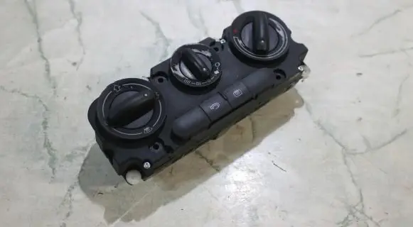 Audi A3 S3 8P Climate control unit 8P0819047F
