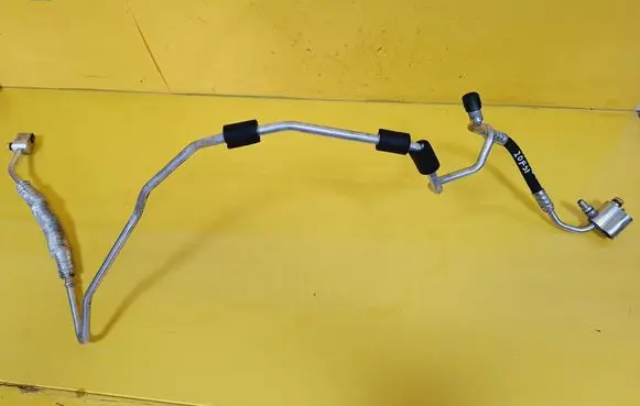 Volkswagen Golf Plus Air conditioning (A/C) pipe/hose 1K0820741AB