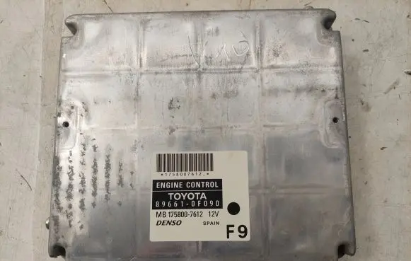 Toyota Corolla Verso AR10 Engine control unit/module 896610F090 MB1758007612