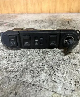 Chrysler PT Cruiser A set of switches 04671673AA PA66GF15