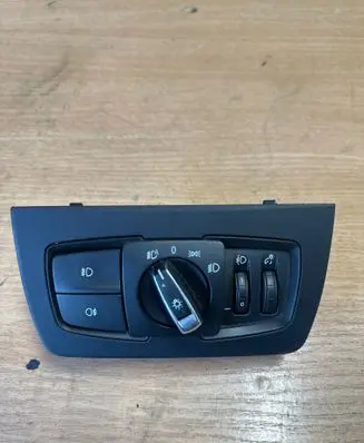 BMW 3 F30 F35 F31 Dashboard lower bottom trim panel 10822910