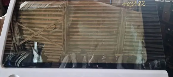 Volkswagen Transporter - Caravelle T5 Sliding door window/glass 43R000015