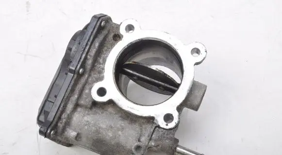 Toyota RAV 4 (XA30) Electric throttle body valve 26100-0R020